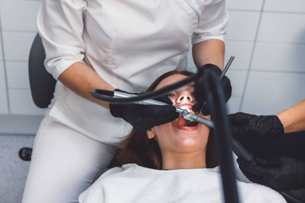 Best Emergency Tooth Extraction in Siesta Acres, TX